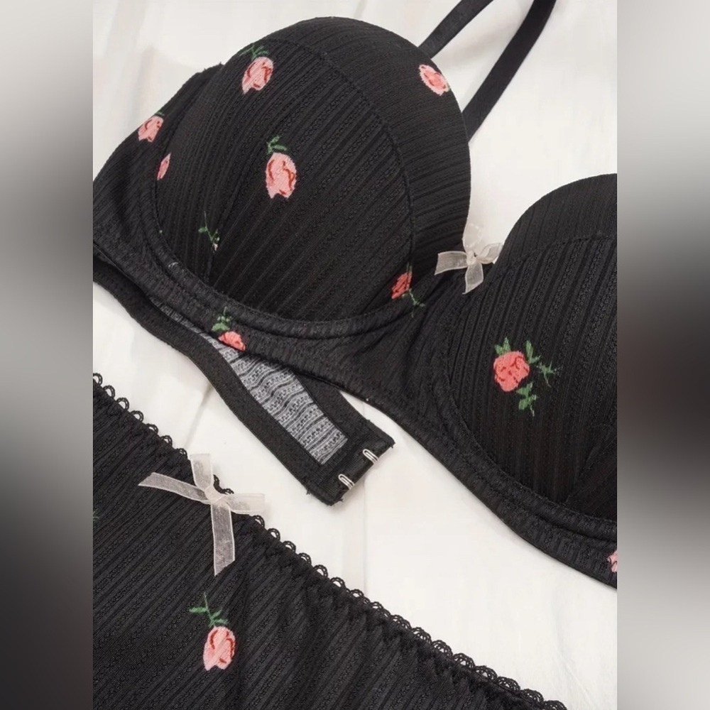 Floral Print Bra & Panties - Picture 8 of 10